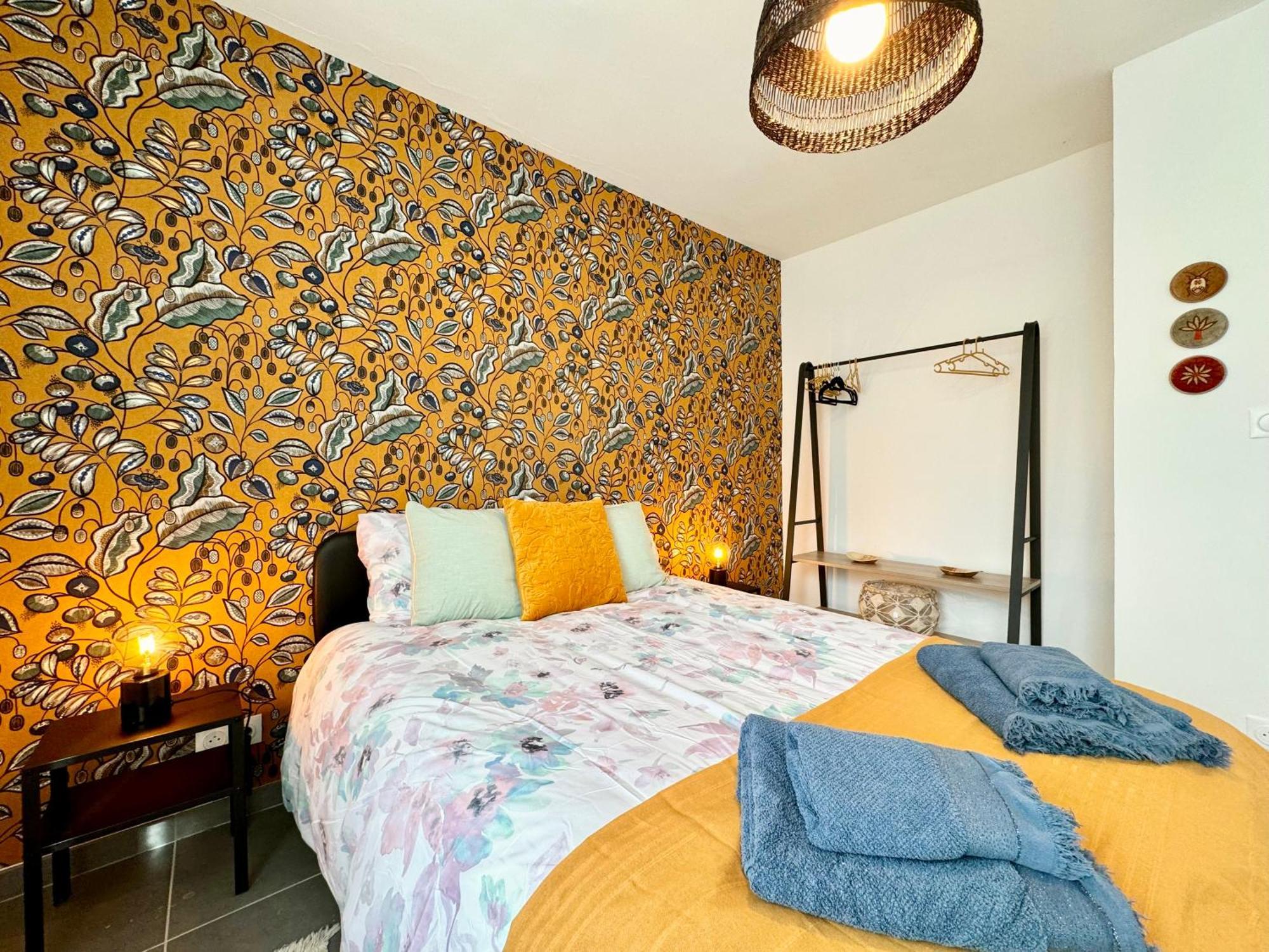 Residence Suzanne Кале Екстериор снимка